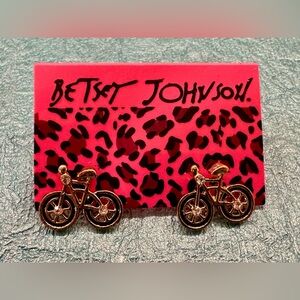 🚲 Betsey Johnson Bicycle Stud Earrings w/ Rhinestones NWT Black & Gold Tone ✨